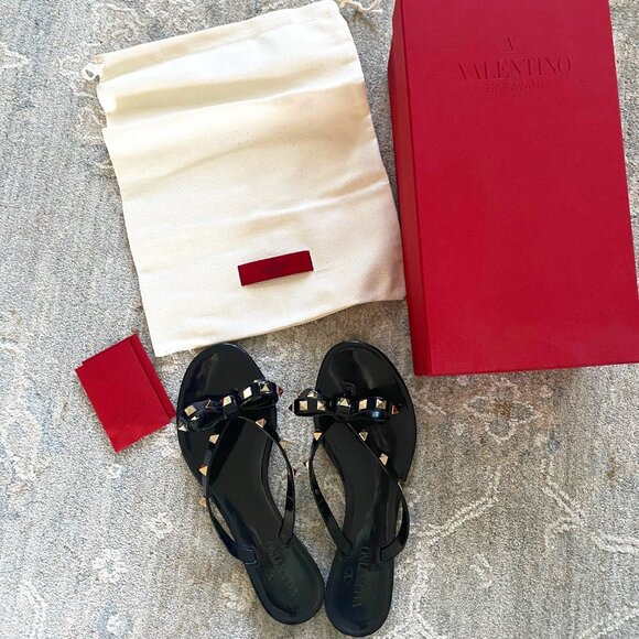 Valentino Garavani Shoes - EUC Black Valentino Rockstud Jelly Thong Sandals - Size 38 (US size 8)
